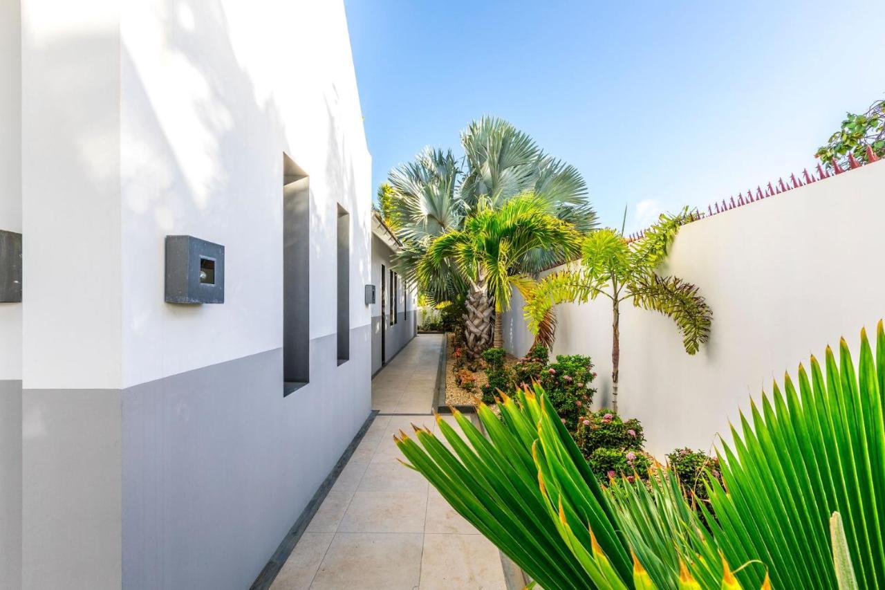 Villa Oceanfront 72 & Sunny Kralendijk Exterior foto