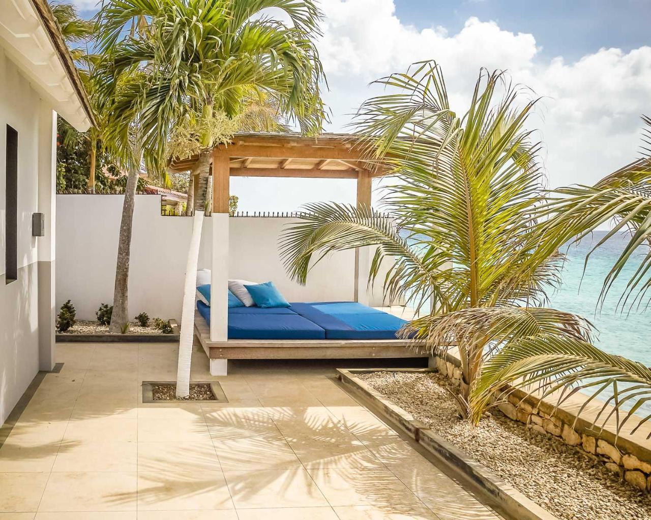 Villa Oceanfront 72 & Sunny Kralendijk Exterior foto